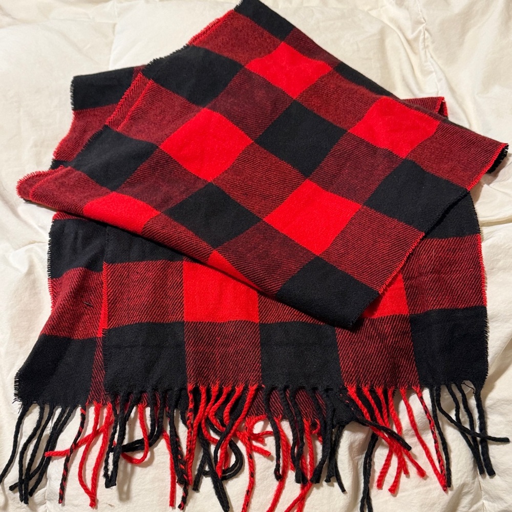 Red and Black Plaid Cashmere Scarf; made in Scotland NWT